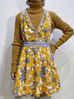 70s Retro Vintage Floral Apron w/Pockets Yellow Gray 100% Cotton Simply Envogue